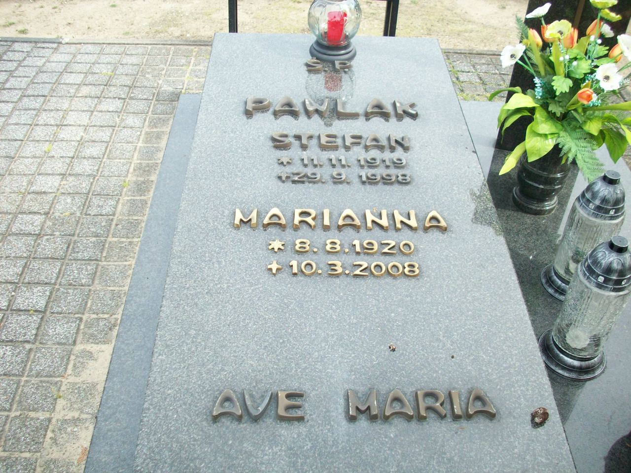 Grób Marianna Pawlak
